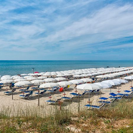 Ticho'S Greenblu Hotel Кастелланета-Марина Экстерьер фото