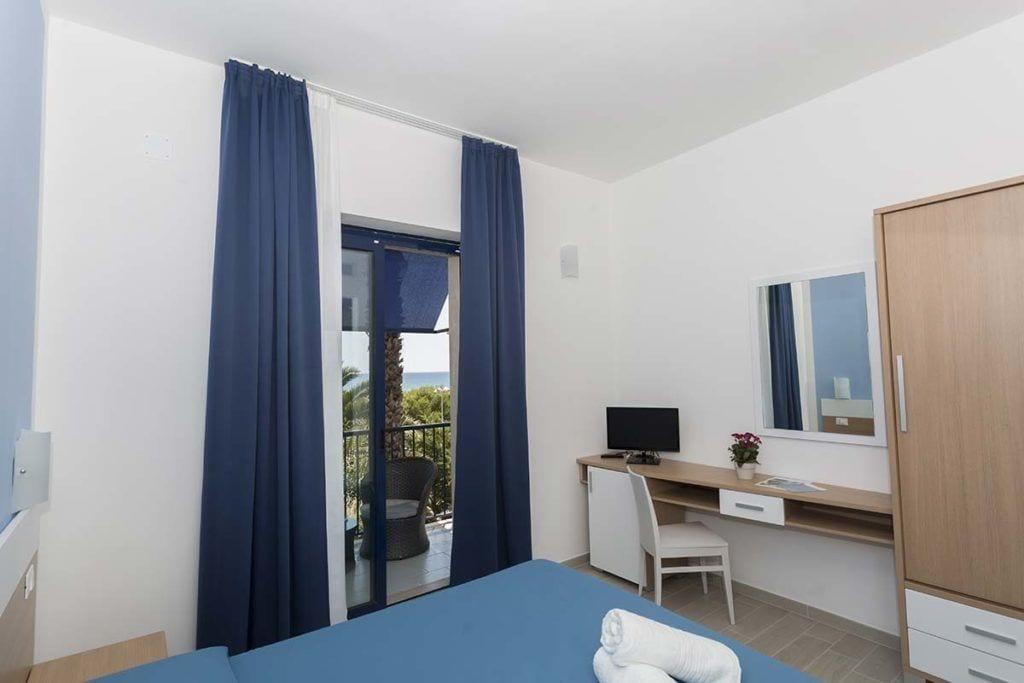 Ticho'S Greenblu Hotel Кастелланета-Марина Экстерьер фото