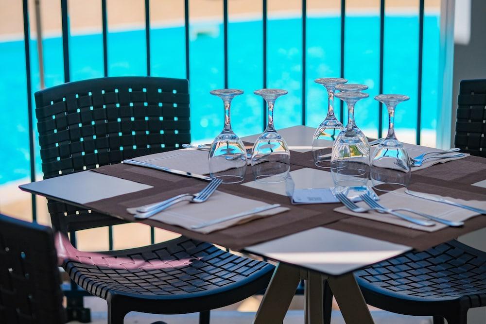 Ticho'S Greenblu Hotel Кастелланета-Марина Экстерьер фото
