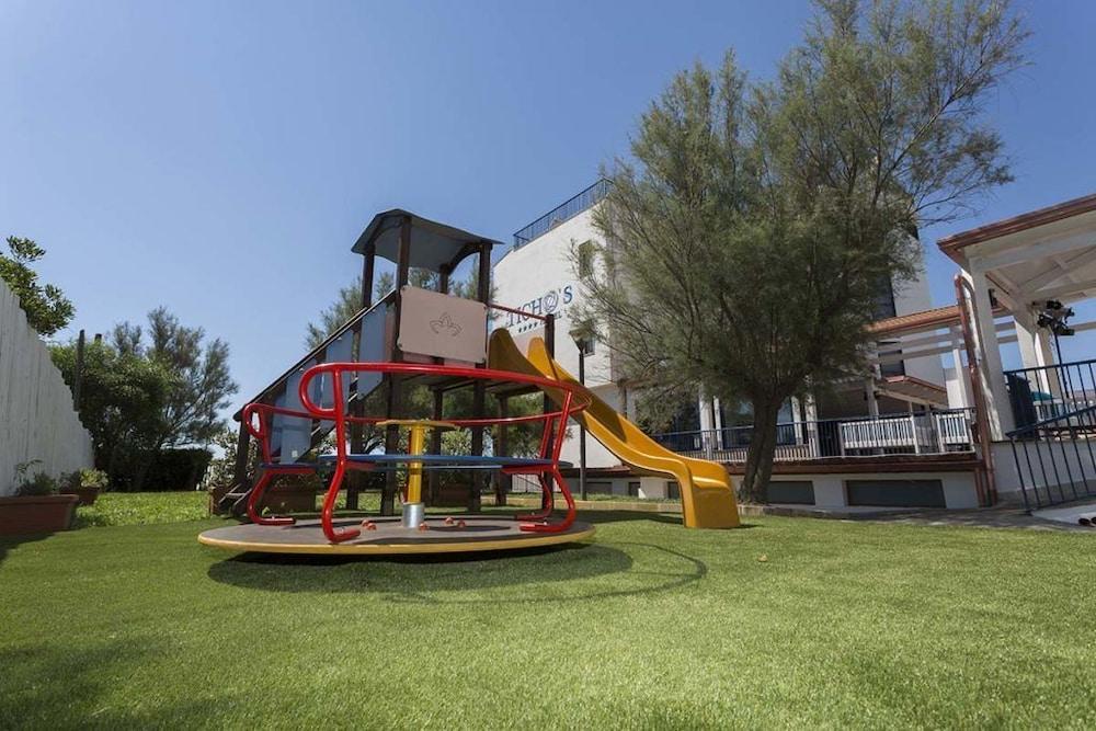 Ticho'S Greenblu Hotel Кастелланета-Марина Экстерьер фото