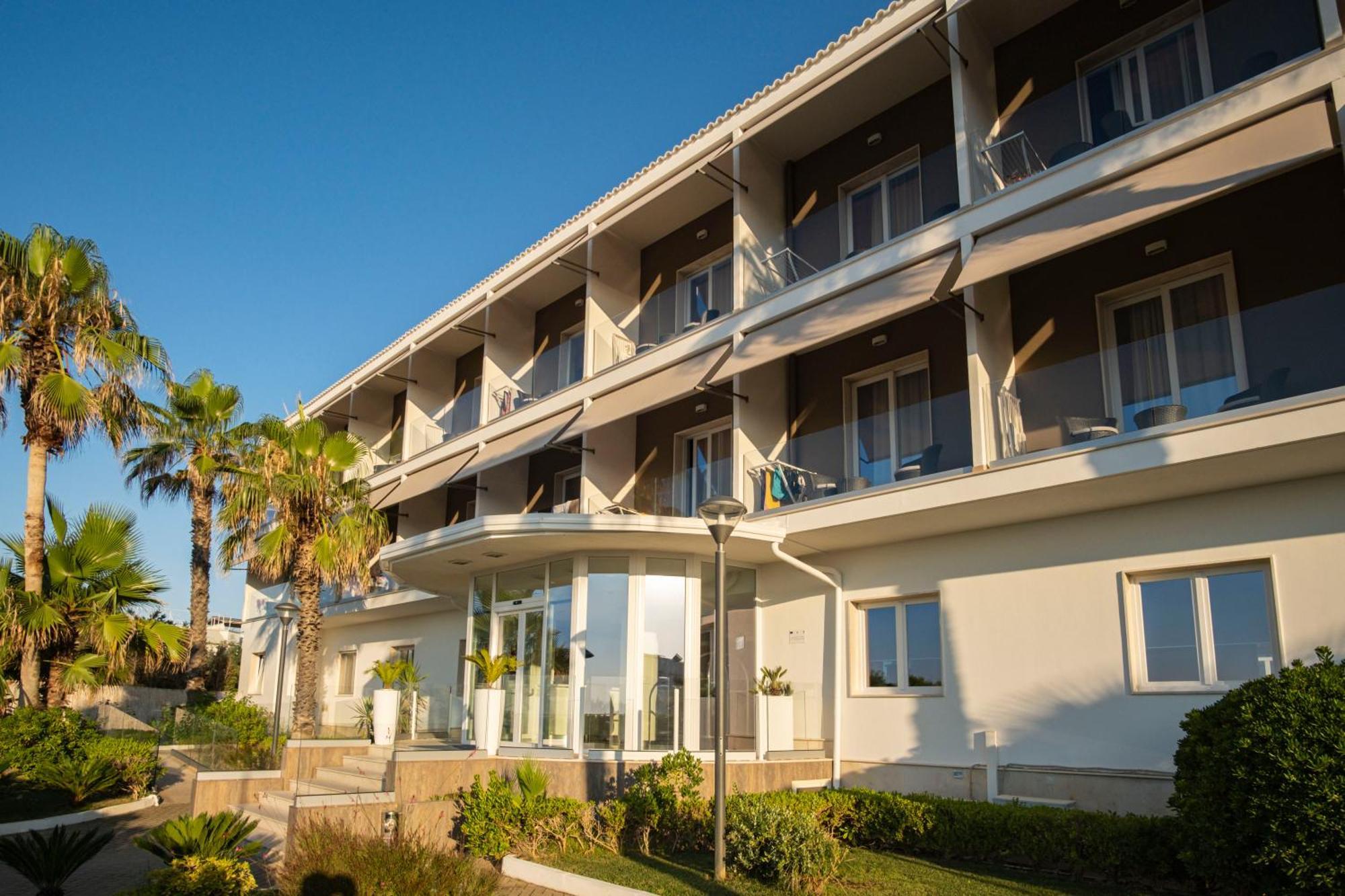Ticho'S Greenblu Hotel Кастелланета-Марина Экстерьер фото