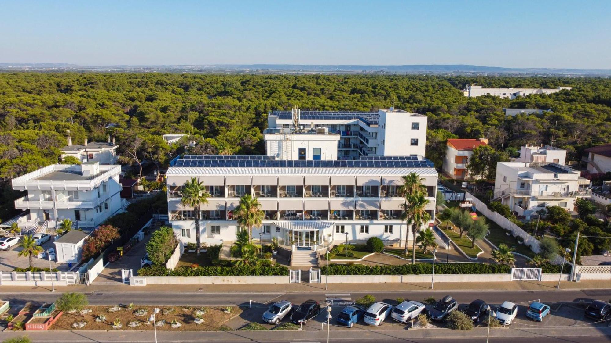 Ticho'S Greenblu Hotel Кастелланета-Марина Экстерьер фото