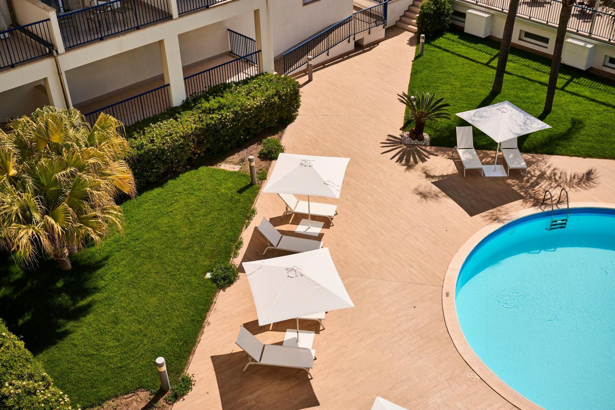 Ticho'S Greenblu Hotel Кастелланета-Марина Экстерьер фото