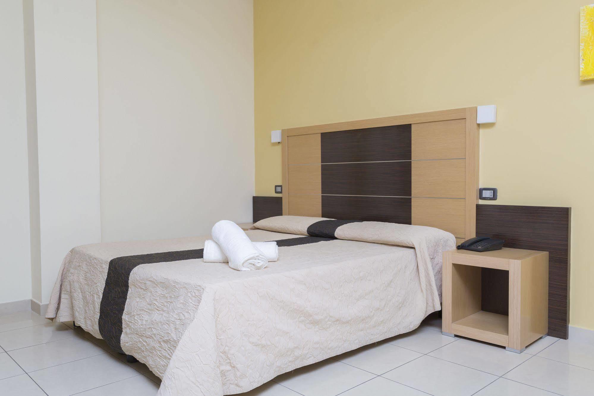 Ticho'S Greenblu Hotel Кастелланета-Марина Экстерьер фото
