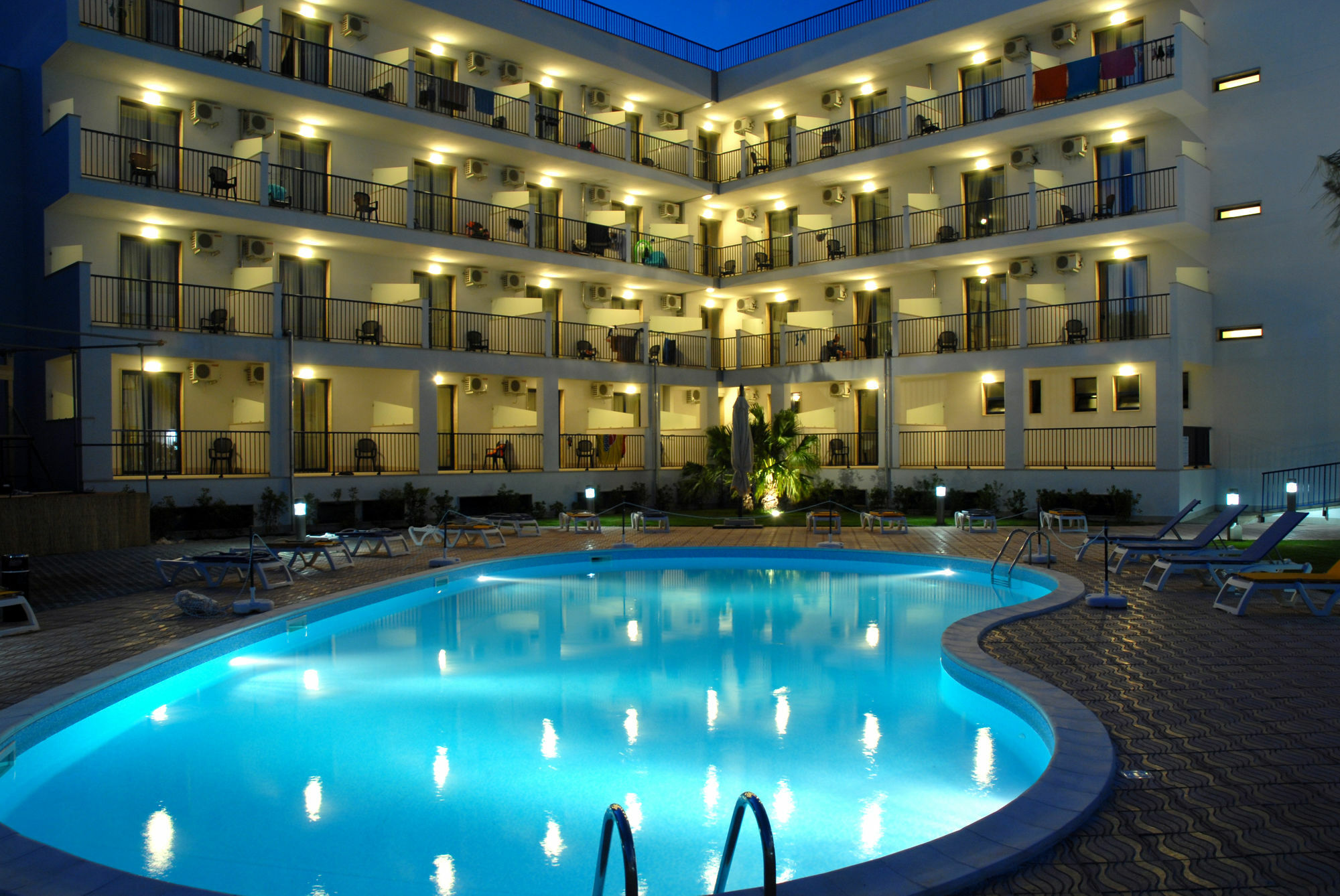 Ticho'S Greenblu Hotel Кастелланета-Марина Экстерьер фото